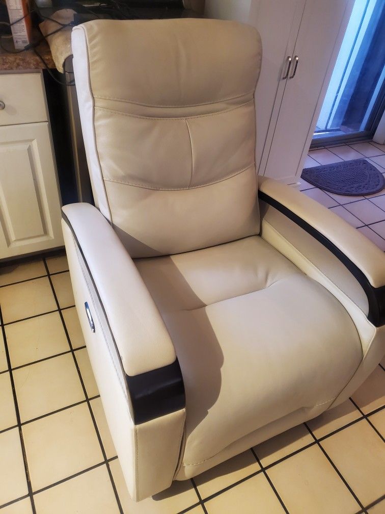 Power Gravity Recliner