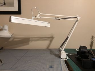 Desk lamp