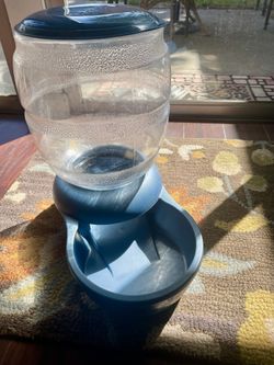 Big Dog Feeder - Can Feet 10ths Of Dog Food