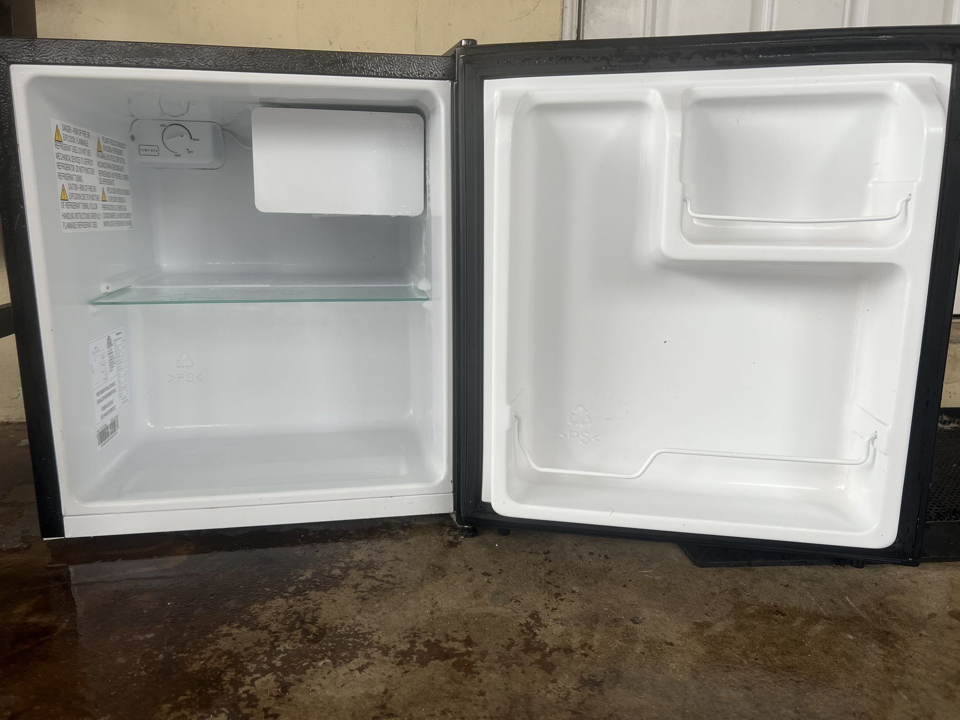 Hisense Mini Fridge Small Refrigerator Compact Freezer