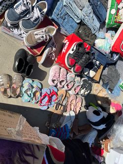 Vans tennis shoes