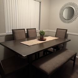 Table Used In Good Conditions 