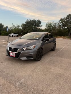 Nissan Versa Sedan – Gray 2020