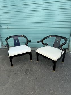 🔥 Hollywood Regency Ming Style Black Lacquer Lounge Chairs – Brass Accents – Vintage Designer Pair