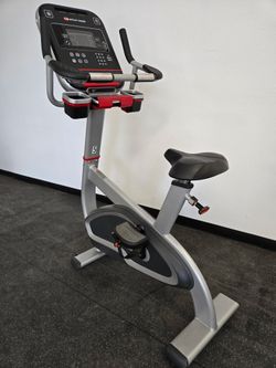 Star Trac 8 Series Upright Bike