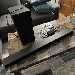 LG SL4Y Sound Bar, remote and subwoofer - Black