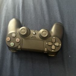 3 Ps4 Controllers 