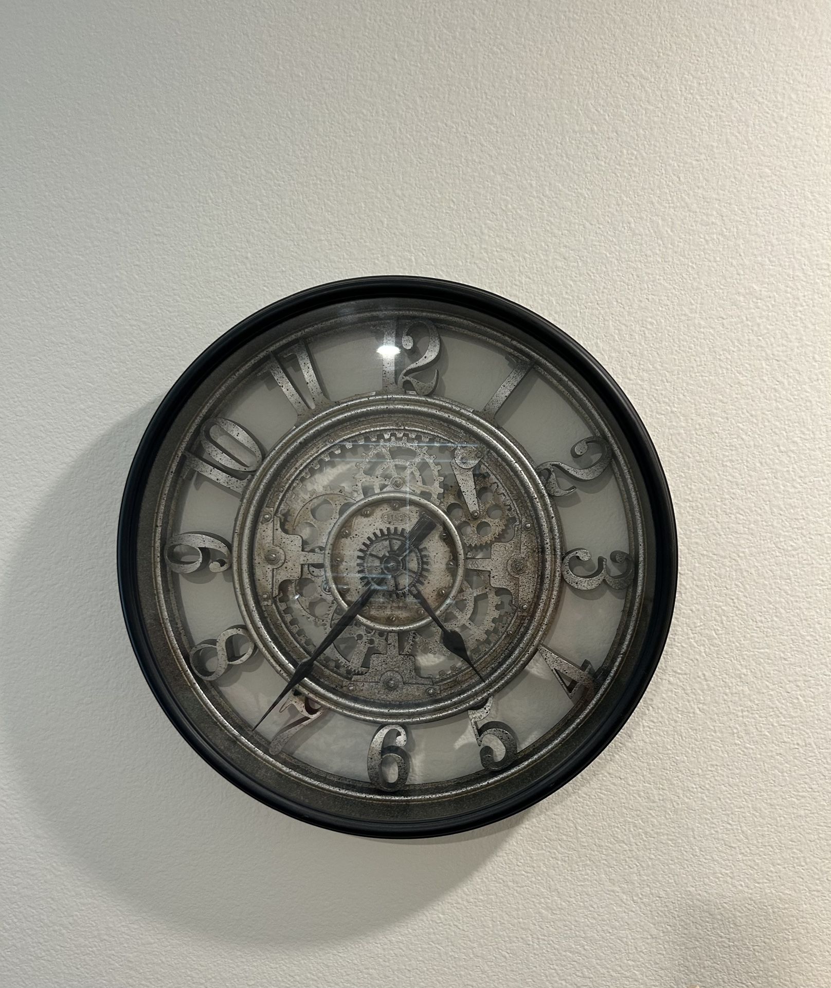 Clock Working Condition Takes 1 AA Battery