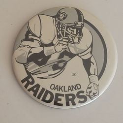 Vintage Oakland Raiders Pinback Button Retro Jack Davis Mascot Football
Pin 3.5" diameter. Pre-owned, good shape, please see photos for details.