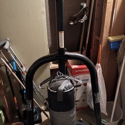 Everlast Punching Bag And Stand 