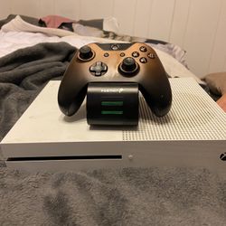 Xbox One S With Controller 