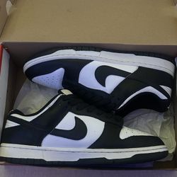 Nike dunk lows - Size 9