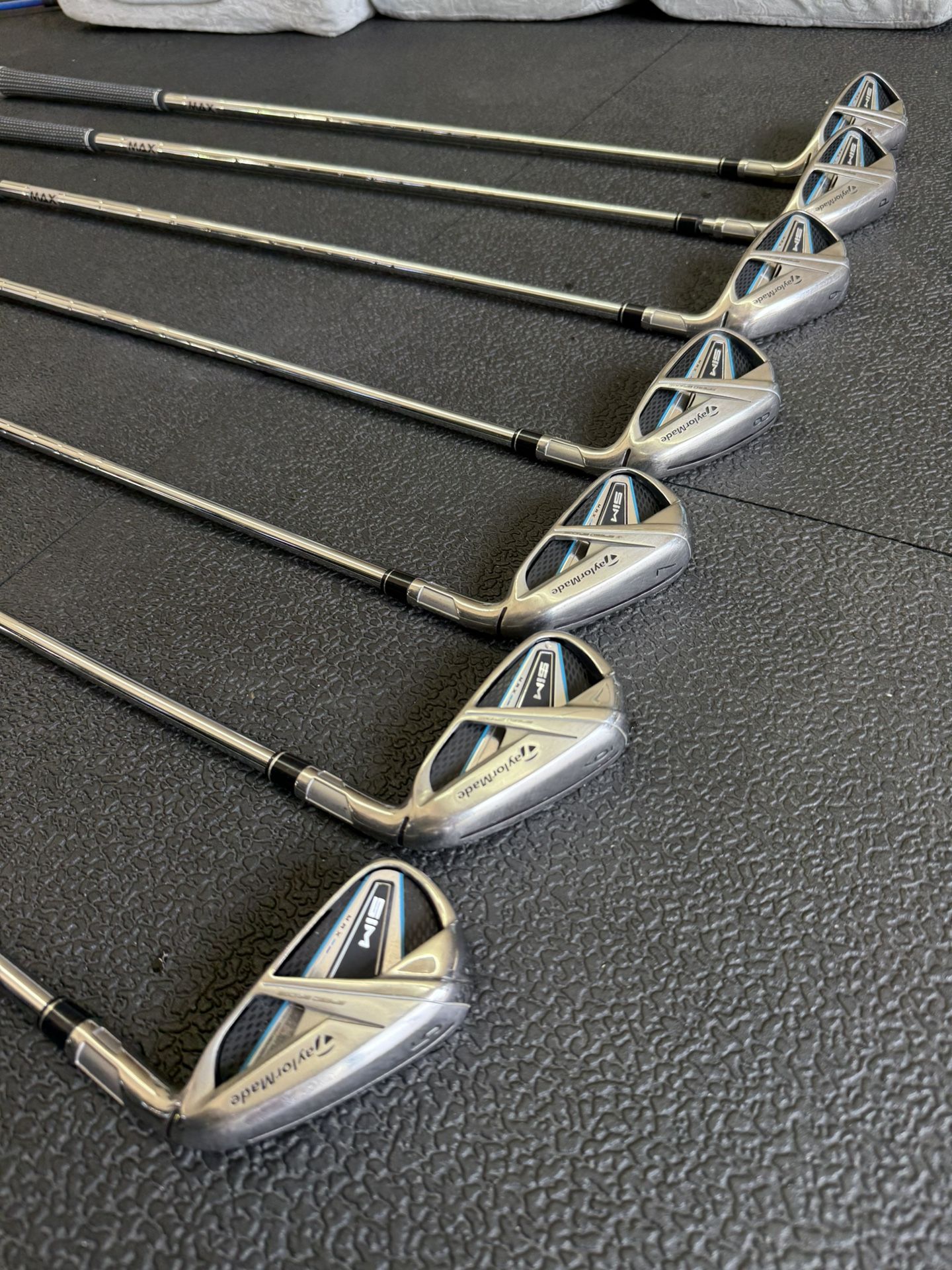 Taylormade SIM Max irons