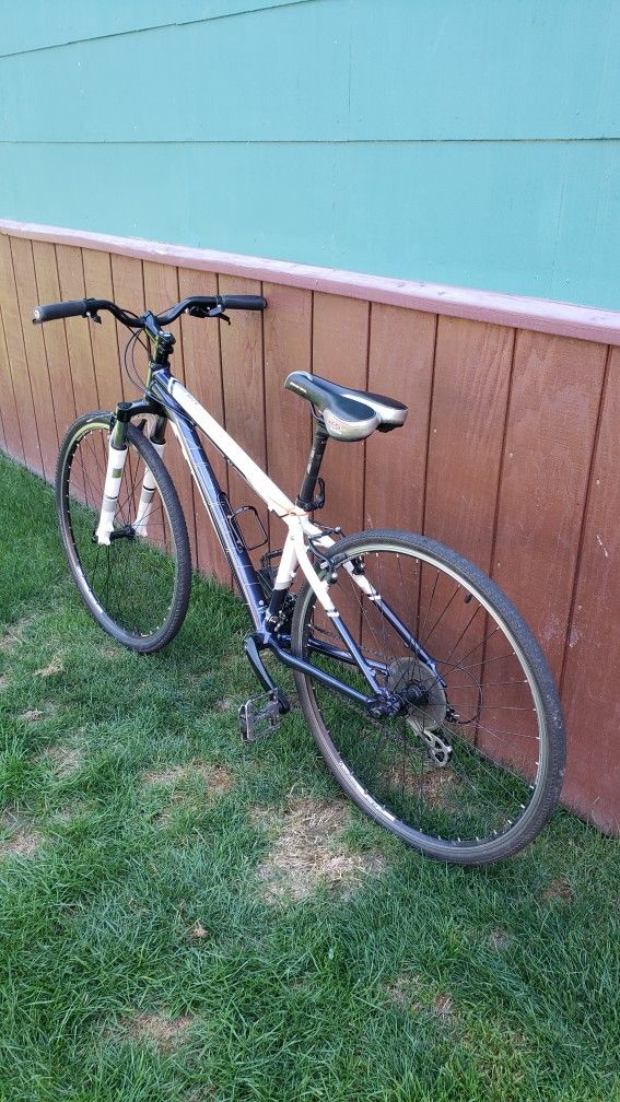 Trek Hybrid Mountain Bike/Road Bike