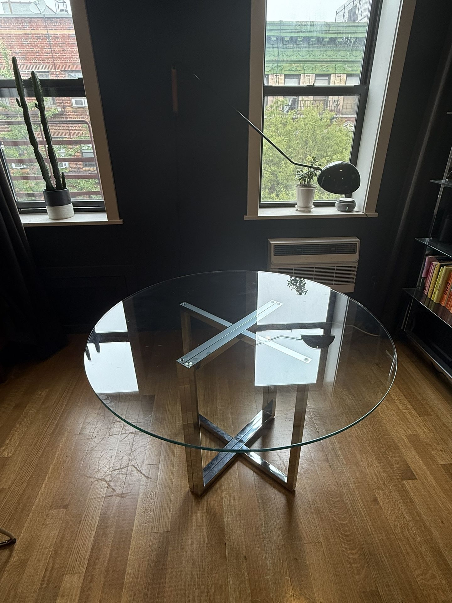CB2 Silverado Round Table