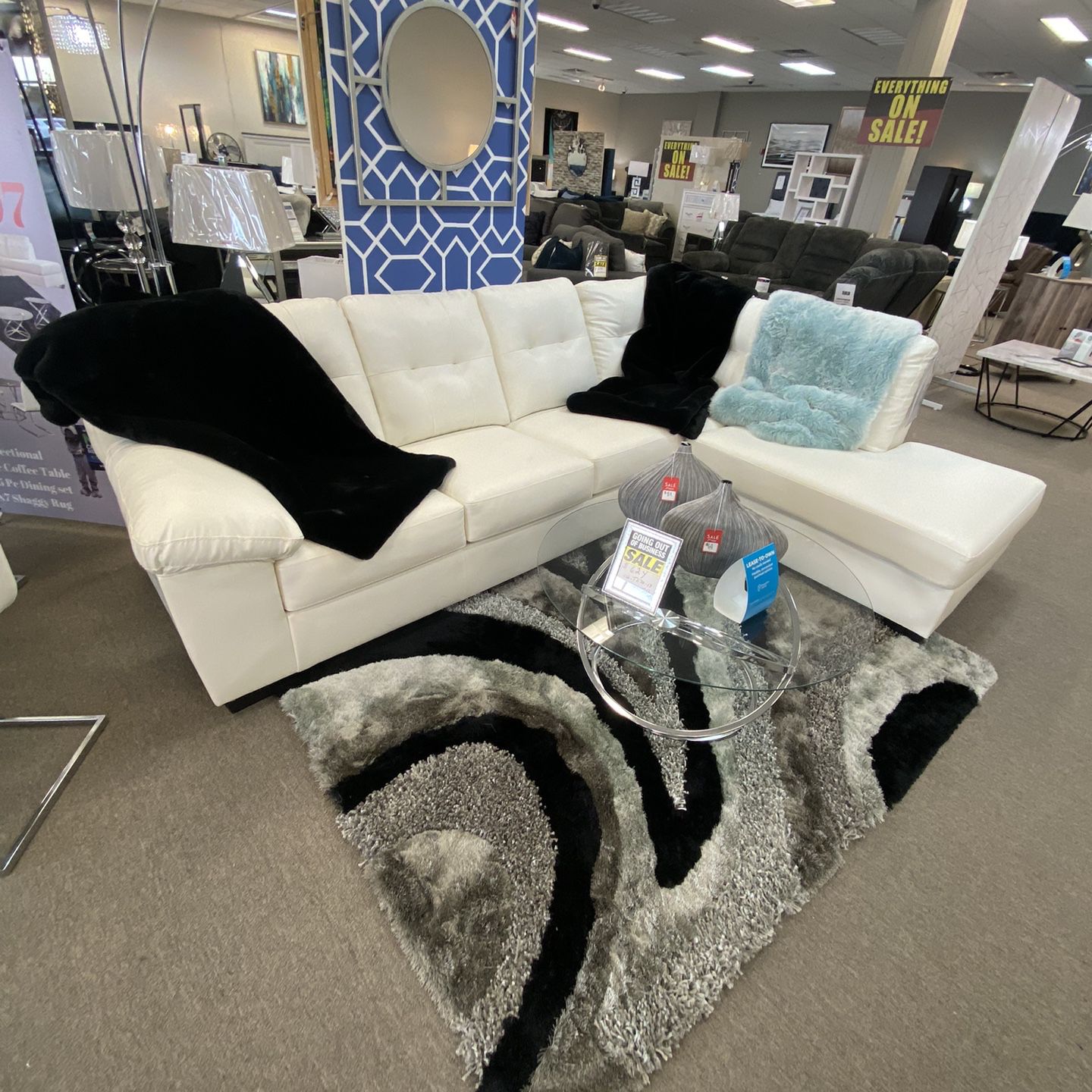 White Modern Sectional NEW IN STOCK AND FREE DELIVERY 