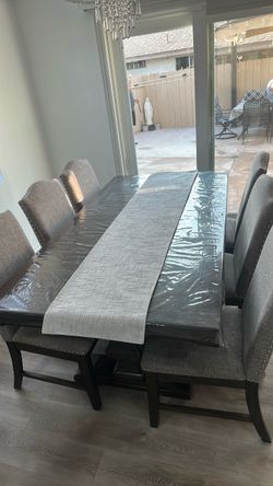 Dining Table & 6 Chairs Set