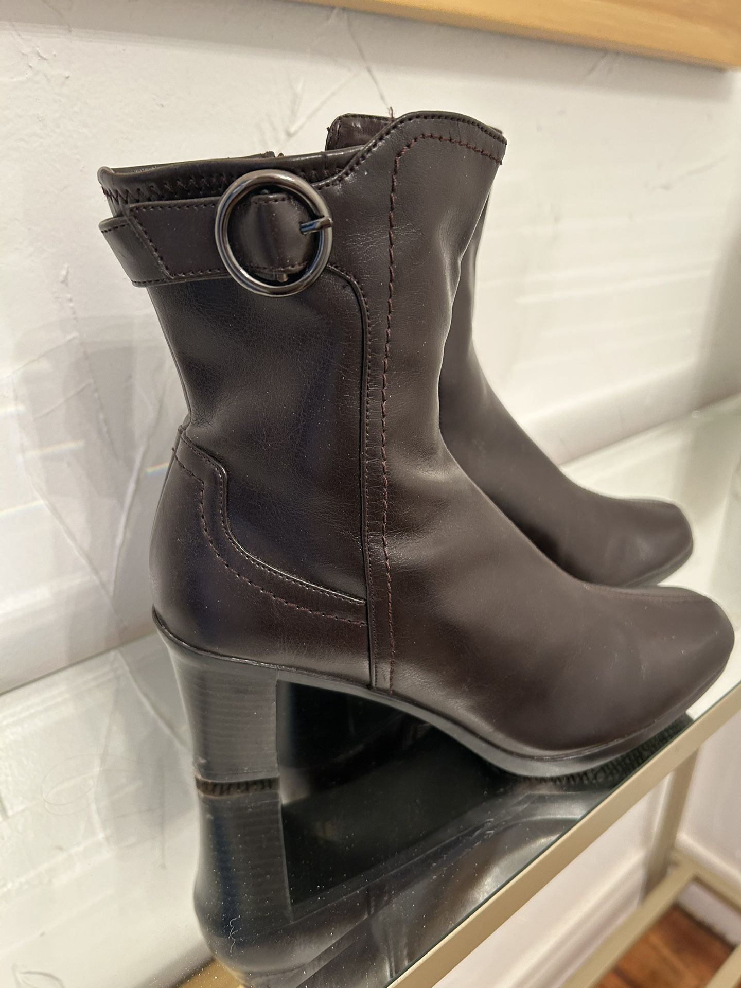 Brown “Impo” Norton Stretch Boots, Size 6 1/2