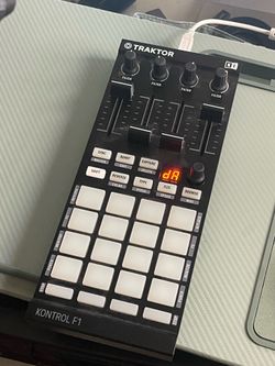 Traktor Kontrol F1