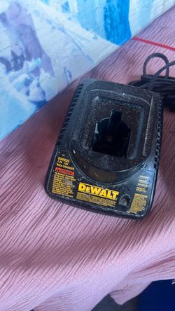 DeWalt DW9226 NiCd Battery Charger 7.2V–18V