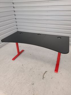 Arozzi Arena Gaming Desk - Can Deliver