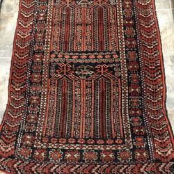 Handmade Antique wool rug Size 52 Length 32 Wide