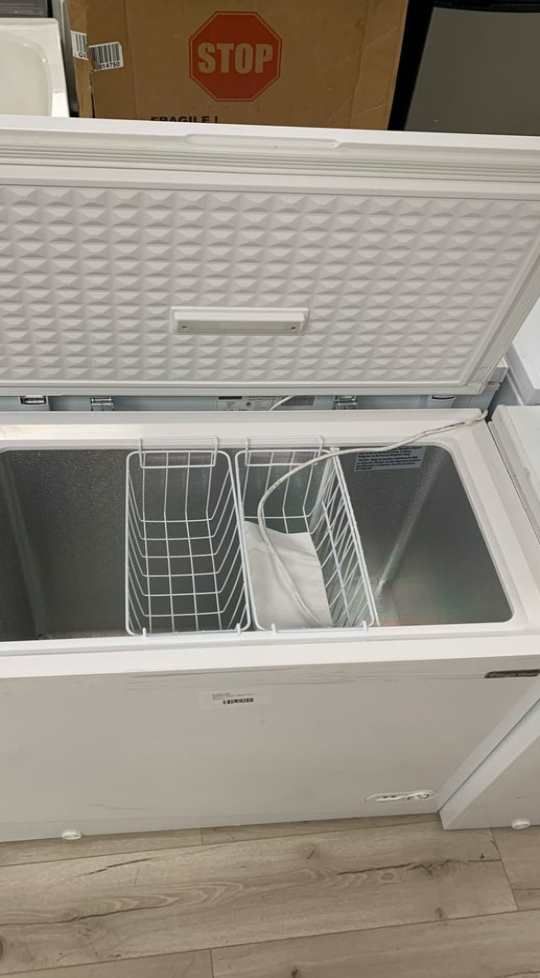 MAGIC CHEF HMCF7W4 CHEST FREEZER 0D for Sale in San Antonio, TX OfferUp