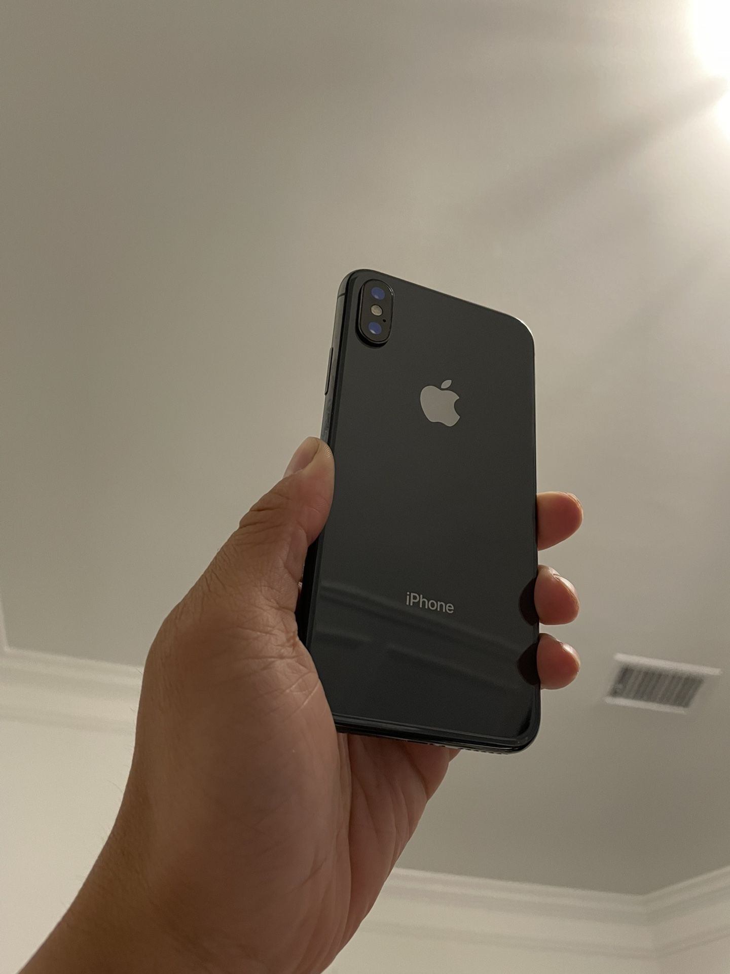 iPhone X UNLOCKED