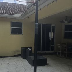 Portable Basketball Hoop – Adjustable Height