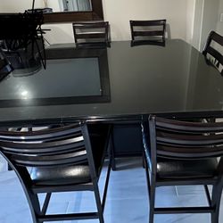 Kitchen Table & Chairs