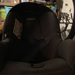 Maxi Cosi Baby Car Seat And Base