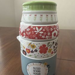 Measuring cups