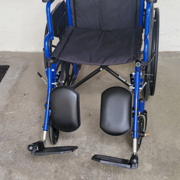 Drive Wheelchair w/ Removable Leg Rests