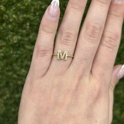 14kt Letter M Ring 