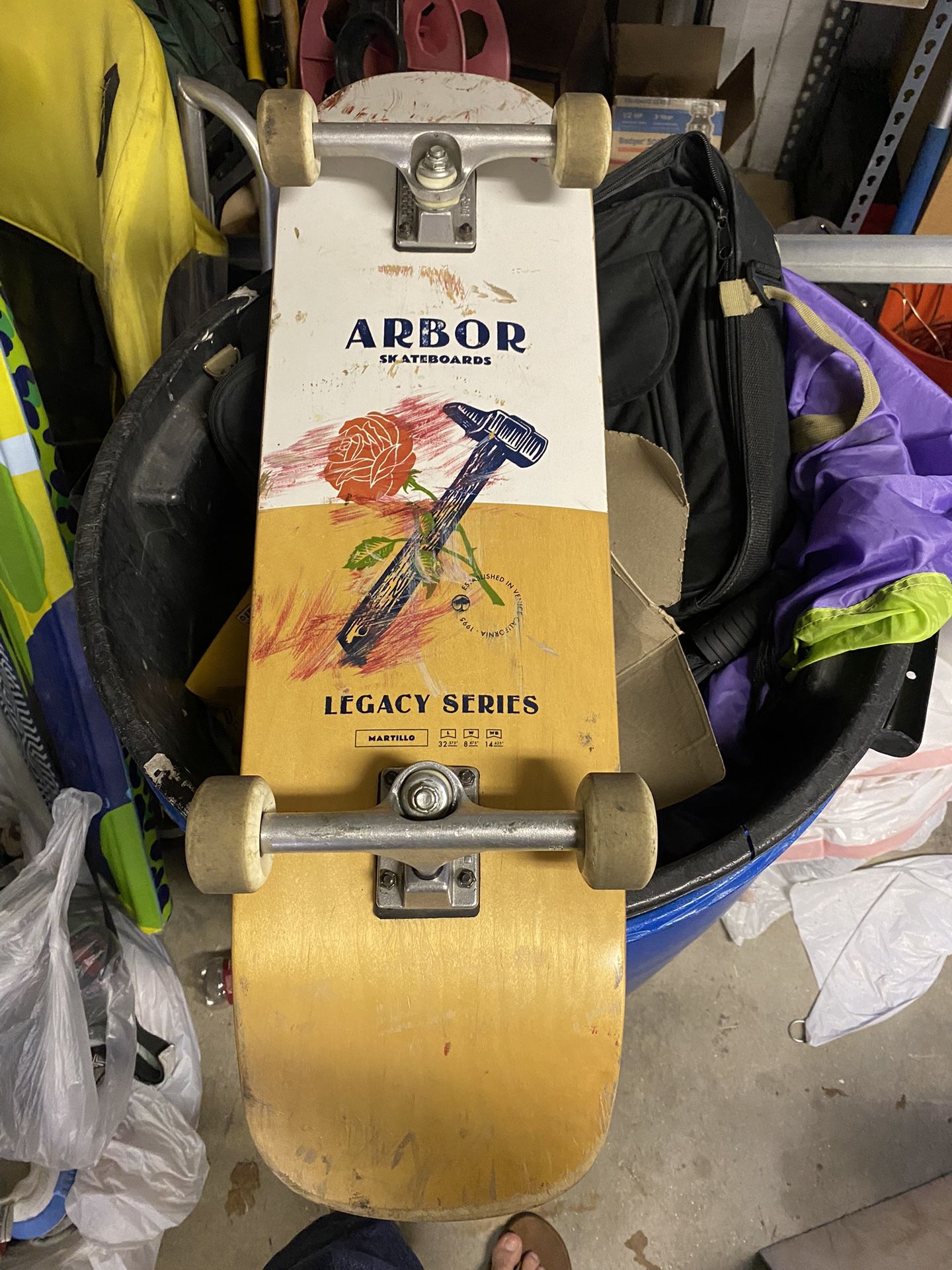 Arbor Skateboard