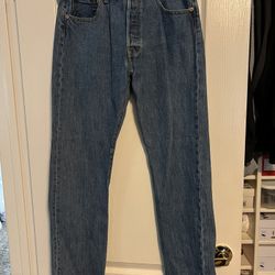 Levi’s 501 Jeans Straight Leg Button Fly