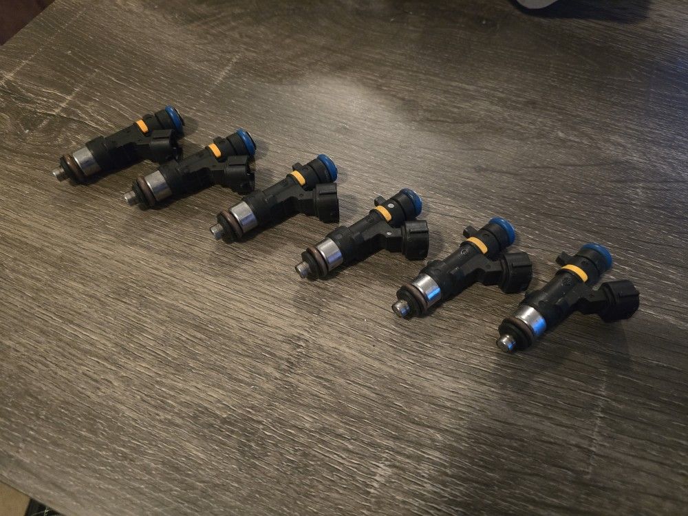 350z G35 VQ35DE OEM Fuel Injectors