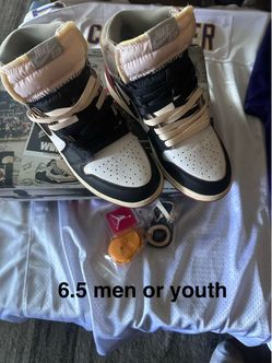 Nike Air Jordan 1 High Top Sneakers Size 6.5