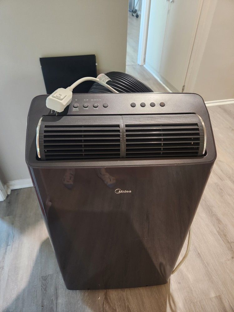 Portable Dual Hose Air Conditioner - Like New 