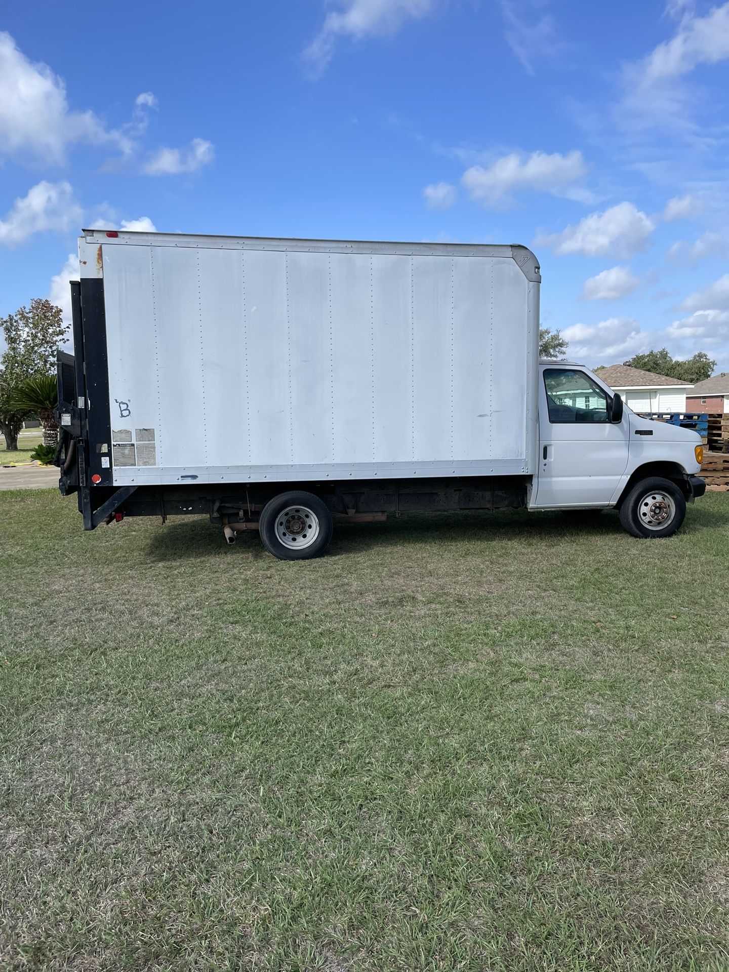 2004 Ford Econoline