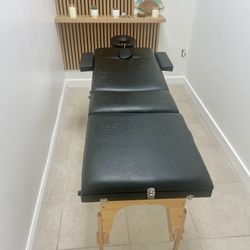 Massage Table / Bed – Foldable