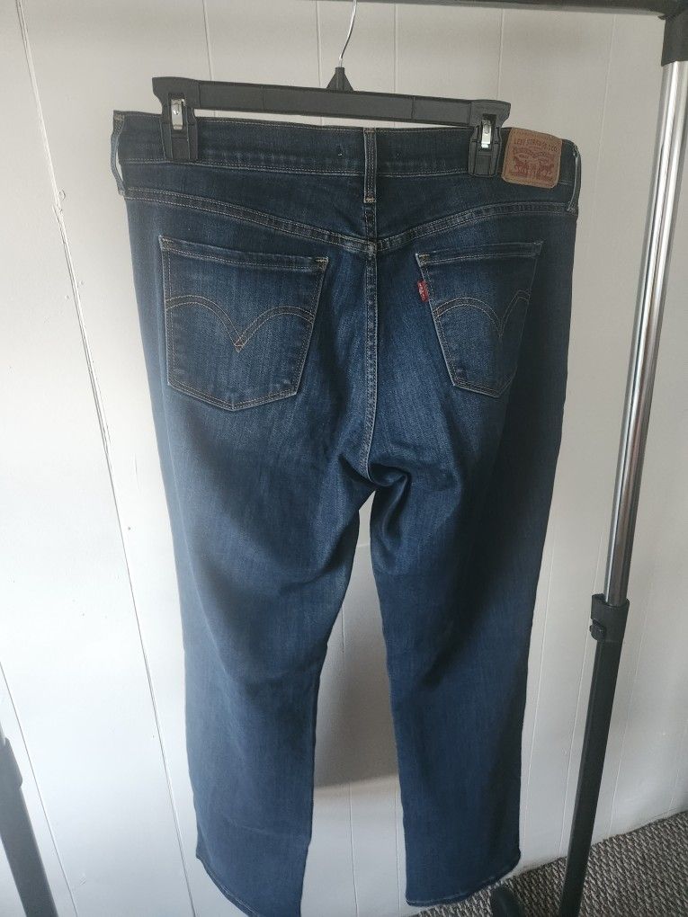 Straight Leg Levi's Jean Woman's Size 12