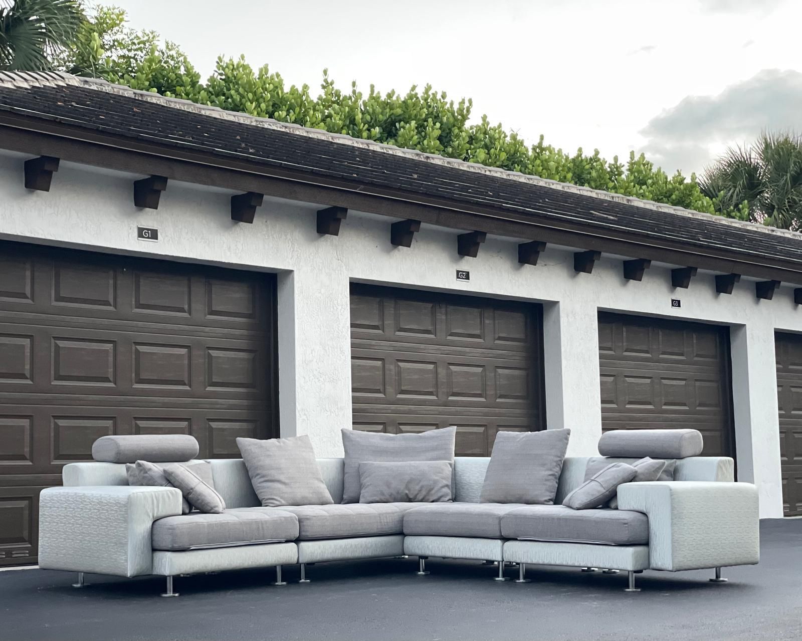 Couch/Sofa Sectional - 6 Months Old - Modular - Gray - Delivery Available 🚛