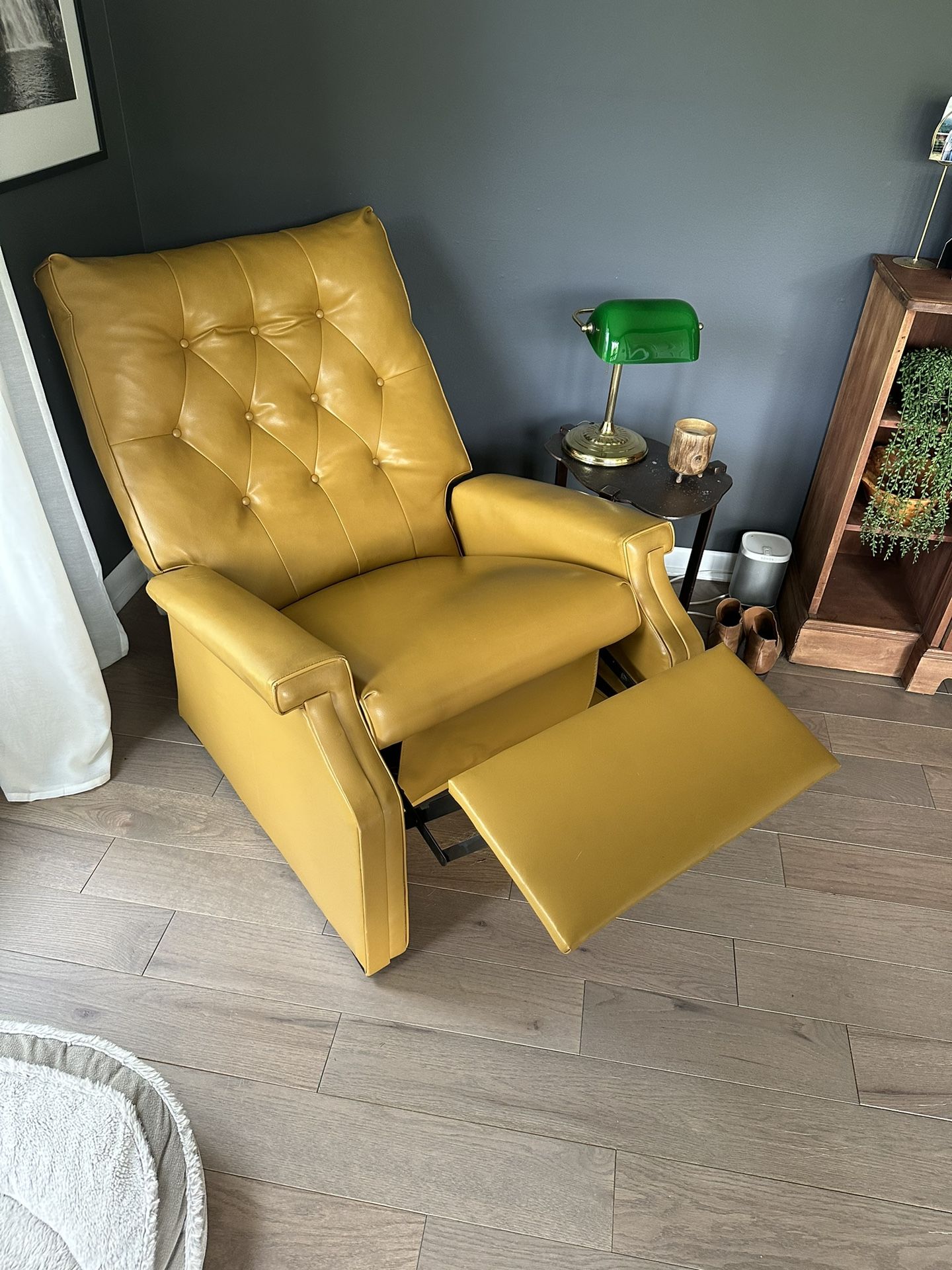 MCM - Mid Century Modern - Recliner - Chair - Vintage - Furniture - Home Decor