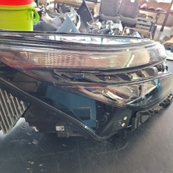 2022 - 24 - CHEVROLET EQUINOX- RIGHT- HEADLIGHT 