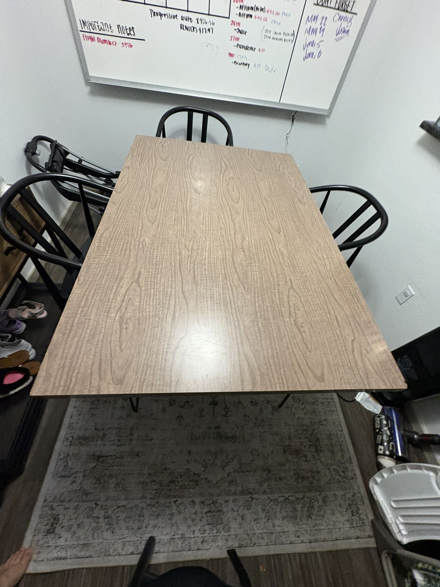 FREE TABLE NO CHAIRS