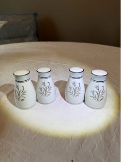 Noritake BlueBell Collection Salt and Pepper shakers