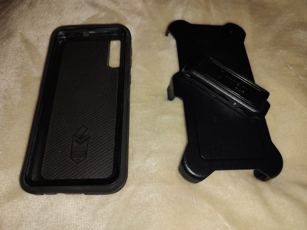 Otter Box Defender Phone protector case with Clip
