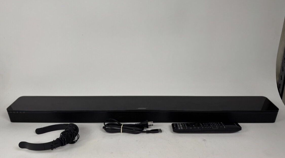 Bose SoundTouch 300 Soundbar Model Remote and Power Cord