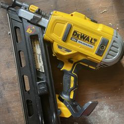 Dealt Framing Nail Gun 